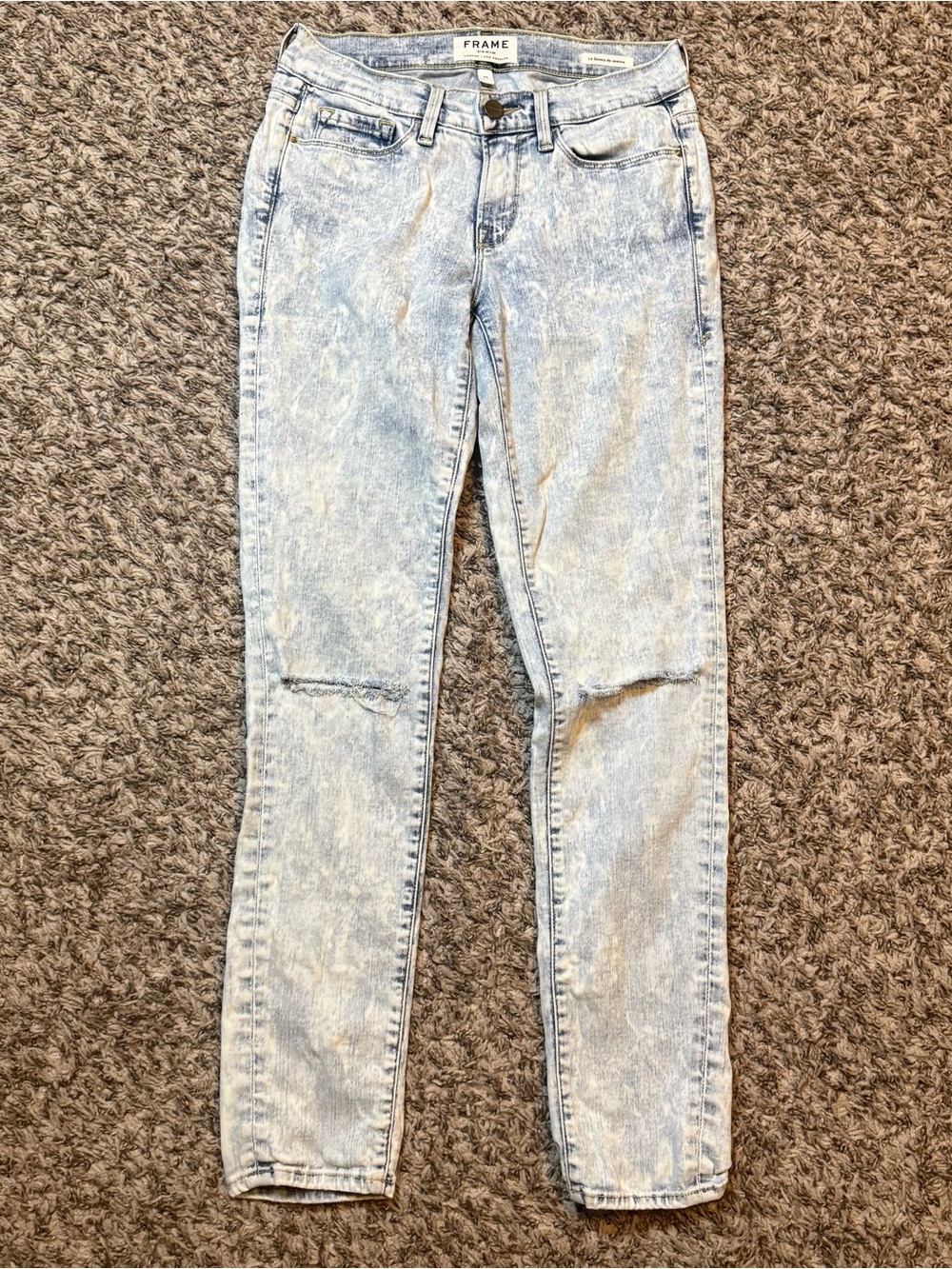 Frame Denim Le Skinny de Jeanne in "Silverlake" wash with Distressed Accents